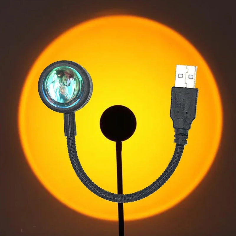 מנורת שקיעה LED בצבעי קשת מנורת USB בעיצוב שקיעה צבעונית – יוצרת אווירה קסומה בחדר ומושלמת לצילום, קיר, חדר שינה או כמתנה מיוחדת. מקרינה אור ניאון חם ומרגיע, אידיאלית לעיצוב החלל שלך ולהוספת טאץ' ייחודי